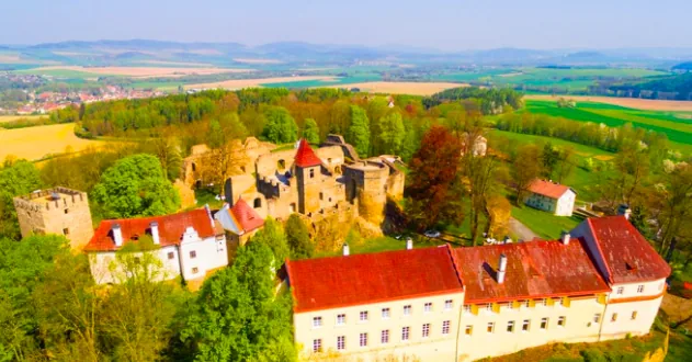 Klenová Castle and Château